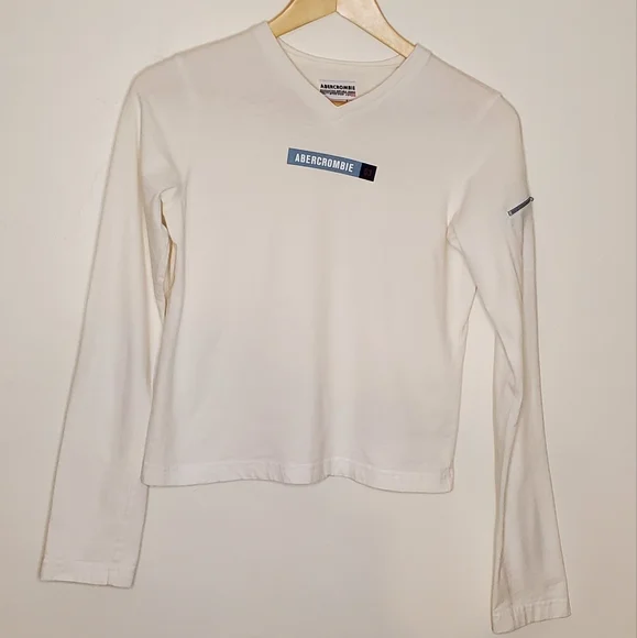 White Long Sleeve Snowboarder Style T-Shirt with Abercrombie Logo - Picture 5 of 8